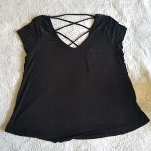 No Boundaries criss cross detail pocket top